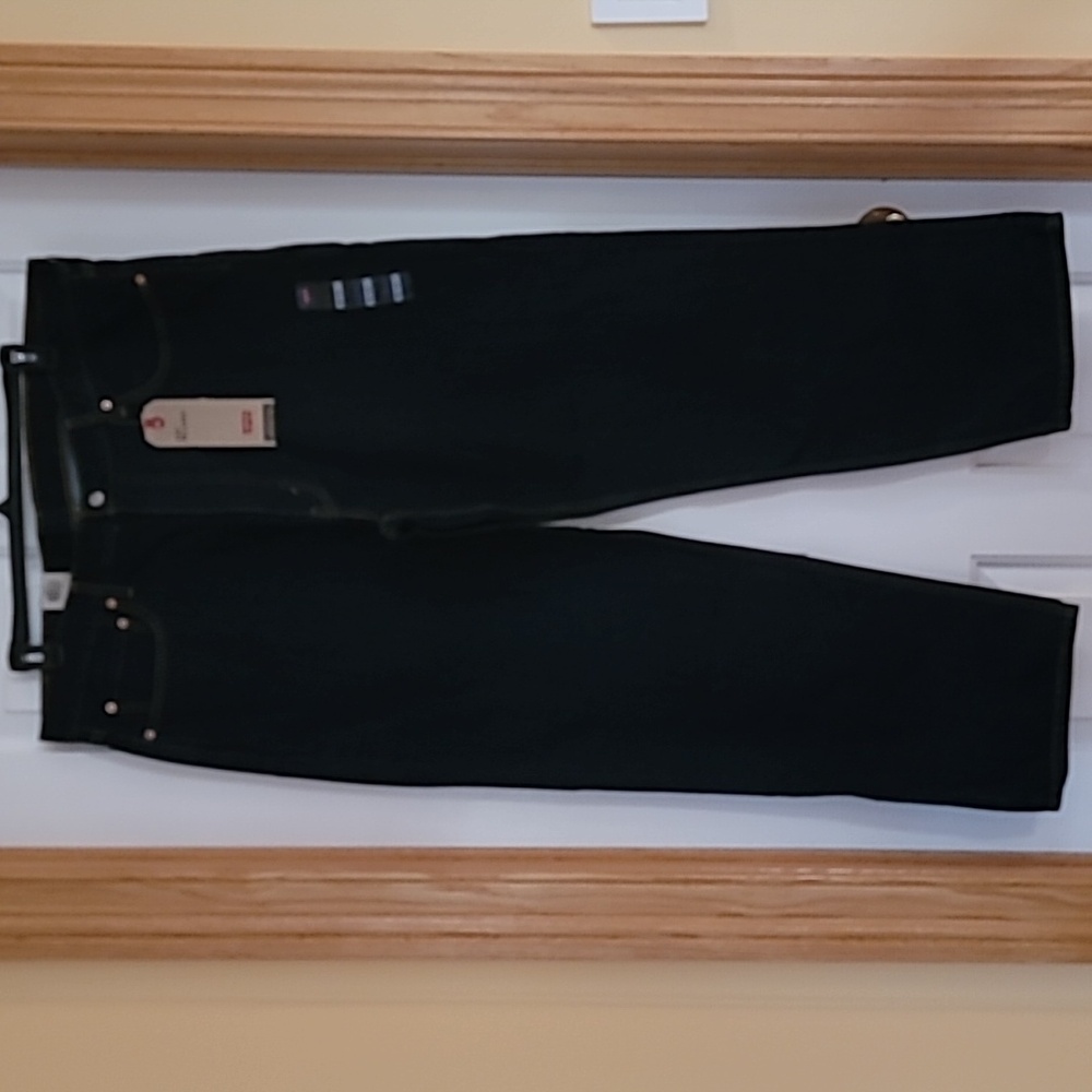 Mens Levis 42 x 32 jeans